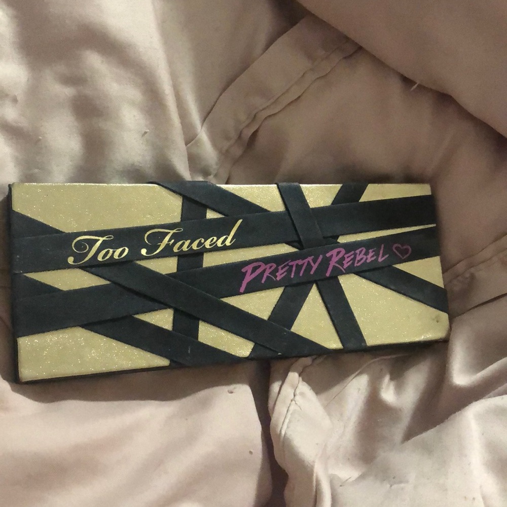 Too Faced Pretty Rebel Palette